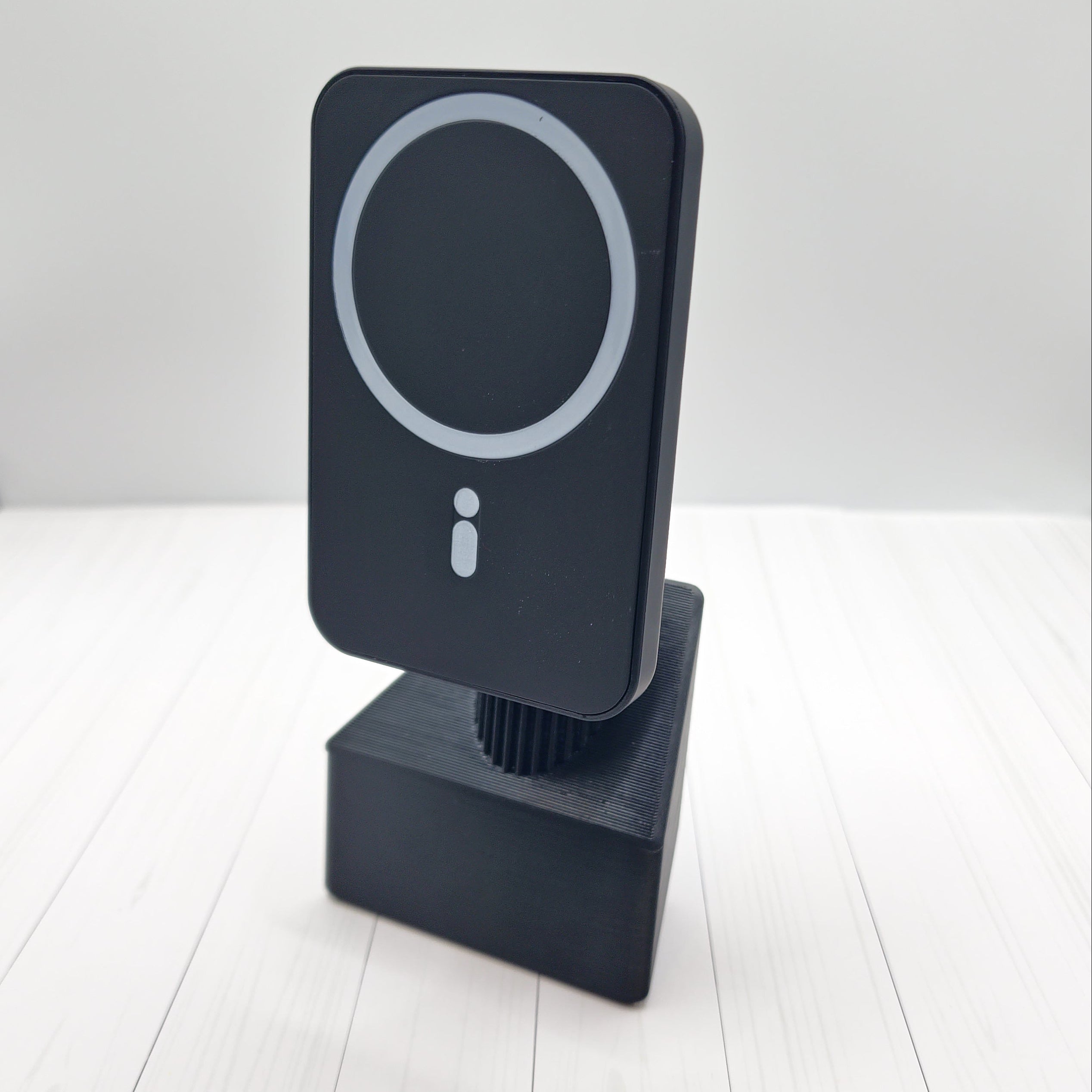 Wireless Magsafe Phone Charger Mount for Ford MK8 Dashboard