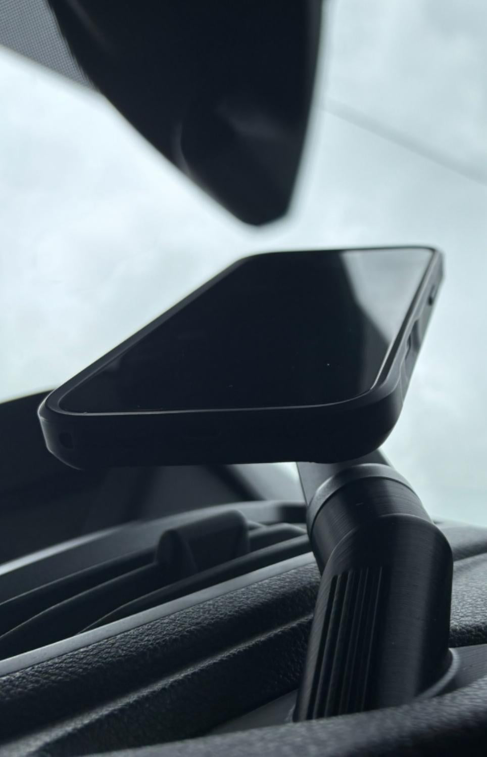 Ford Transit MK8 Magnetic Dashboard Phone Mount